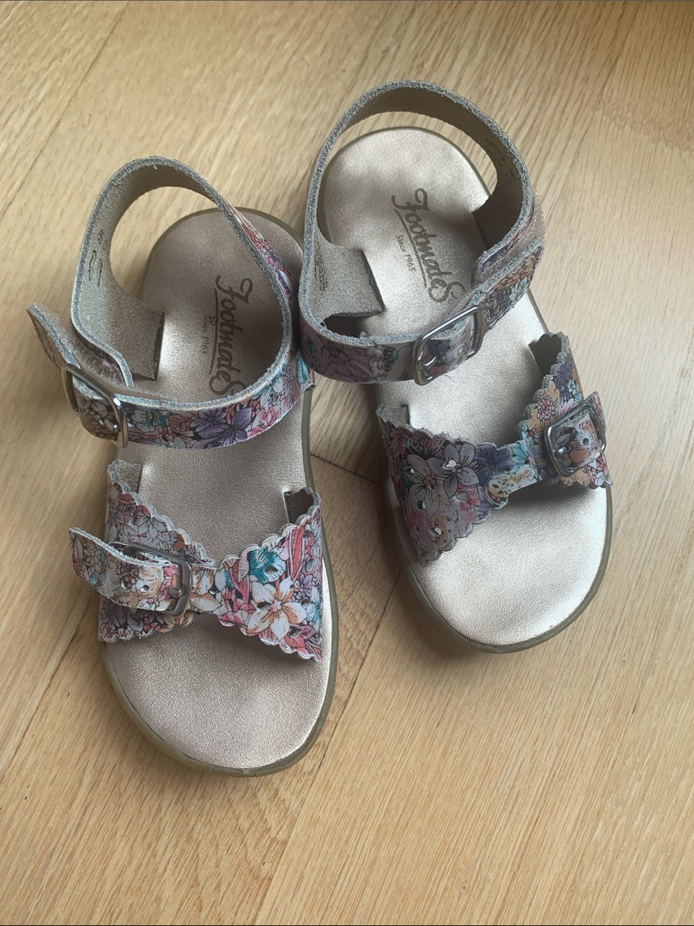 FootMates Leather toddler Sandals 8